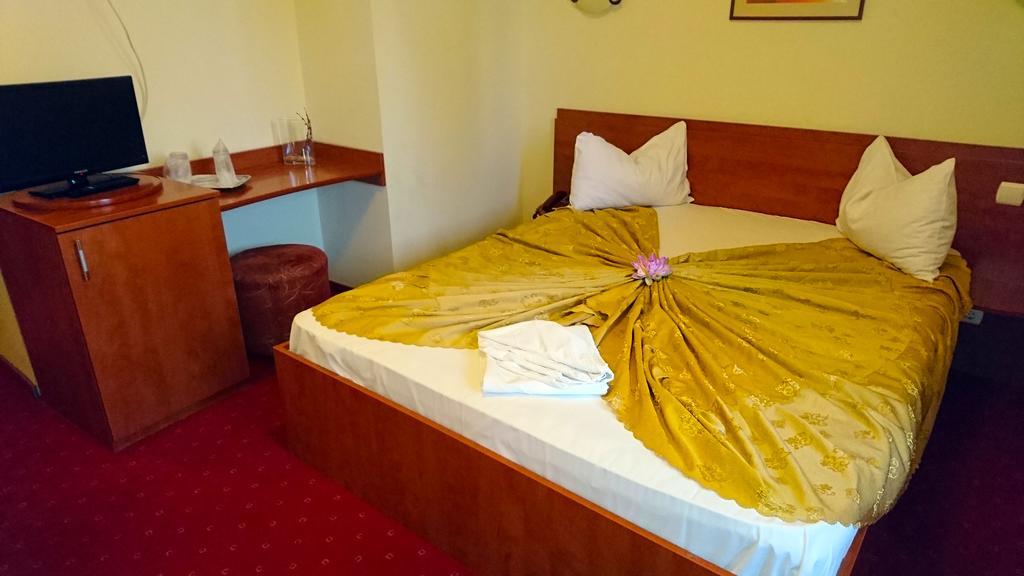 Hotel Pui De Urs 부쿠레슈티 외부 사진