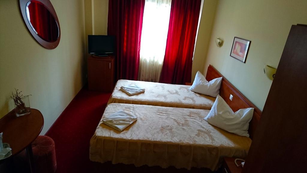 Hotel Pui De Urs 부쿠레슈티 외부 사진