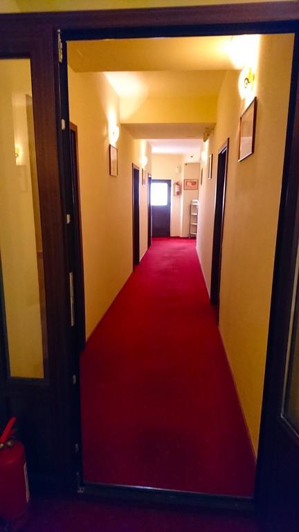 Hotel Pui De Urs 부쿠레슈티 외부 사진