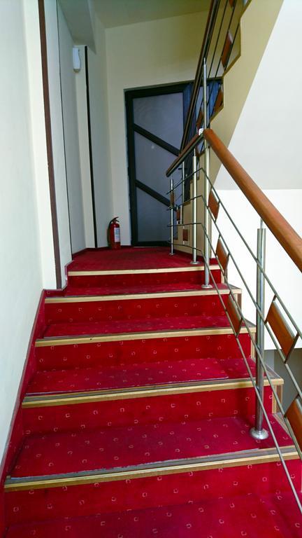 Hotel Pui De Urs 부쿠레슈티 외부 사진