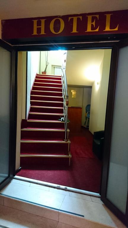 Hotel Pui De Urs 부쿠레슈티 외부 사진