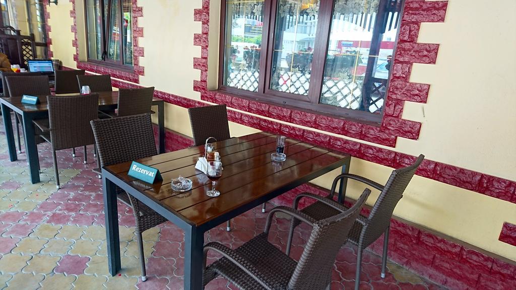 Hotel Pui De Urs 부쿠레슈티 외부 사진